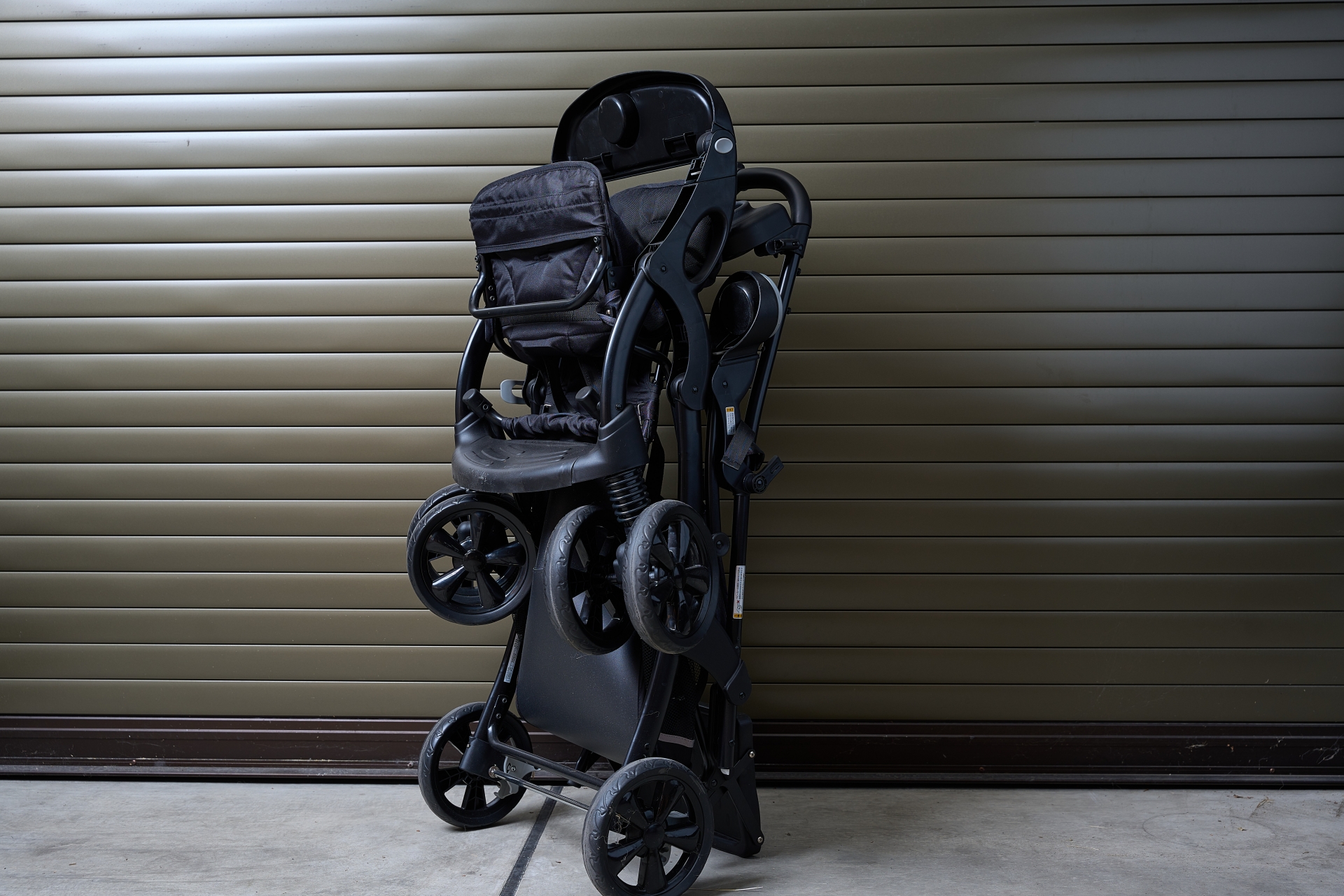 ベビーカーの処分でかかる費用とは